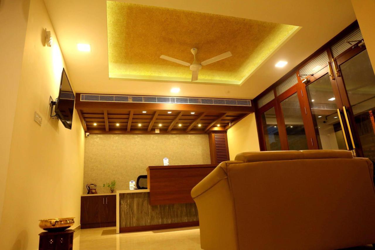 Kira Palace Residency Kochi Exterior photo