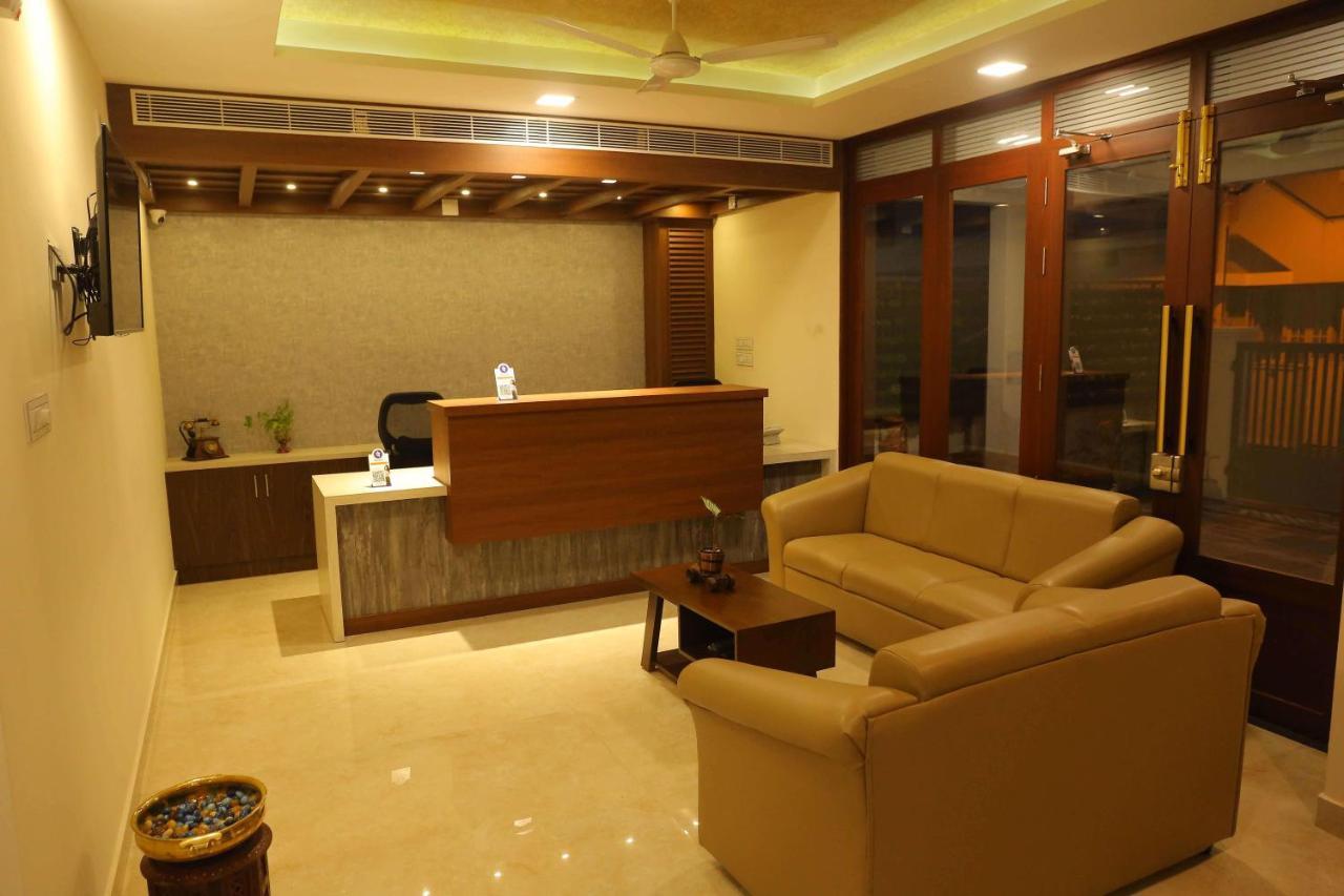Kira Palace Residency Kochi Exterior photo