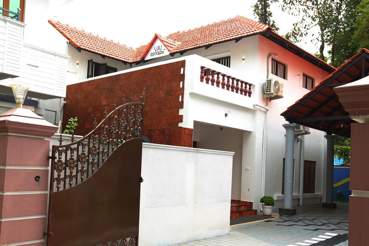 Kira Palace Residency Kochi Exterior photo