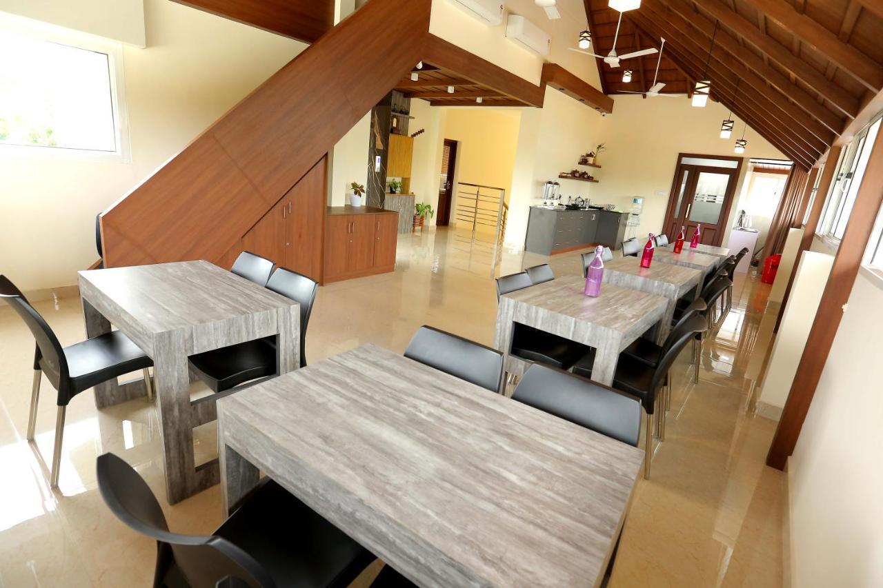 Kira Palace Residency Kochi Exterior photo