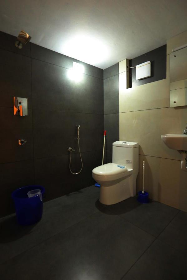 Kira Palace Residency Kochi Exterior photo