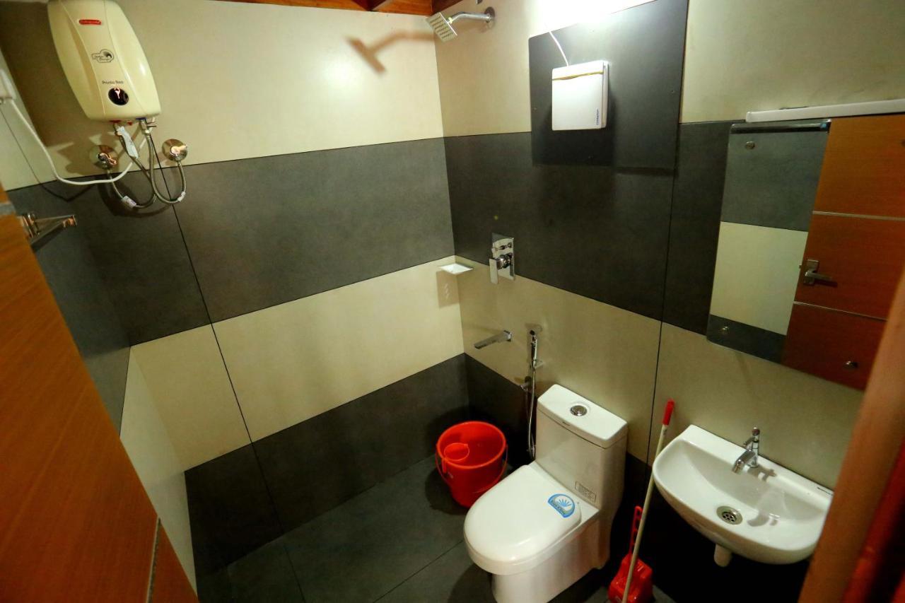 Kira Palace Residency Kochi Exterior photo
