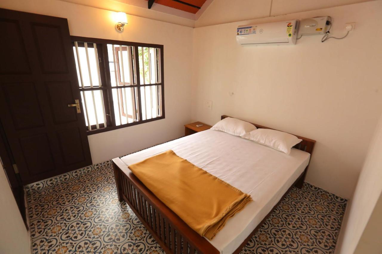 Kira Palace Residency Kochi Exterior photo