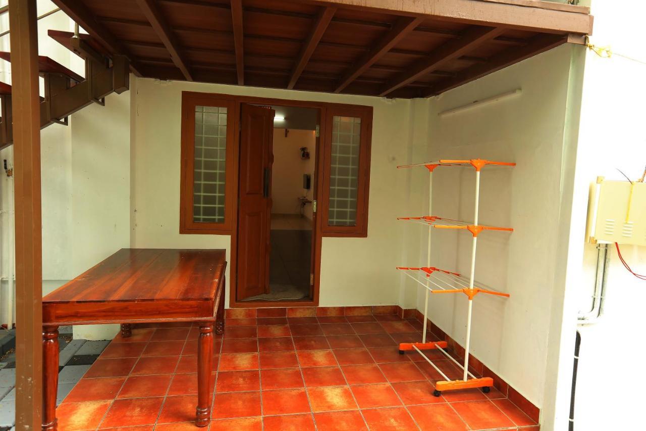 Kira Palace Residency Kochi Exterior photo
